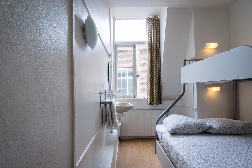 Stone Hotel & Hostel Утрехт Екстериор снимка