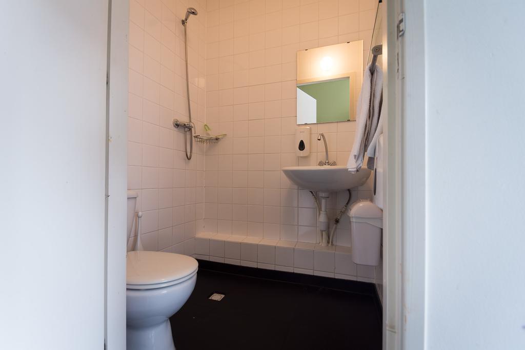 Stone Hotel & Hostel Утрехт Екстериор снимка
