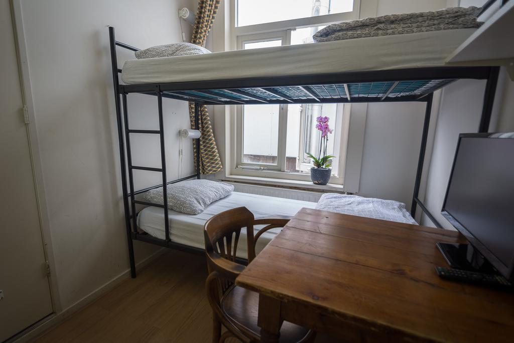 Stone Hotel & Hostel Утрехт Стая снимка