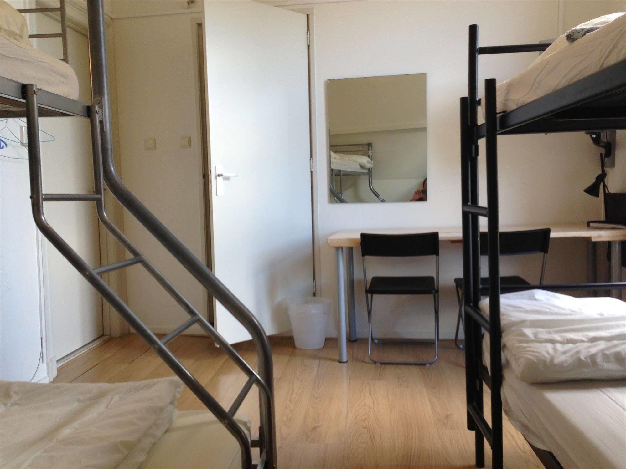 Stone Hotel & Hostel Утрехт Екстериор снимка