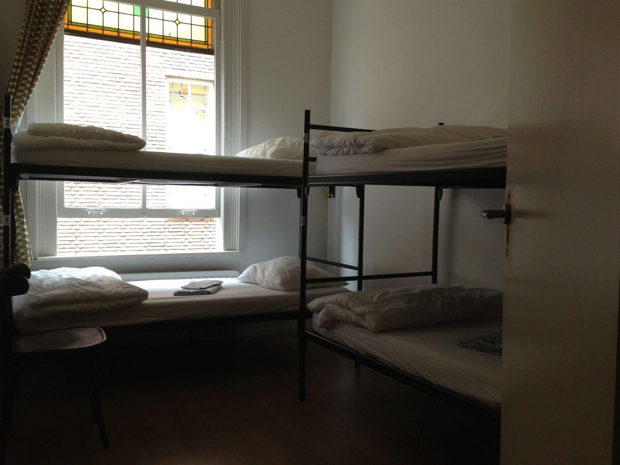 Stone Hotel & Hostel Утрехт Екстериор снимка