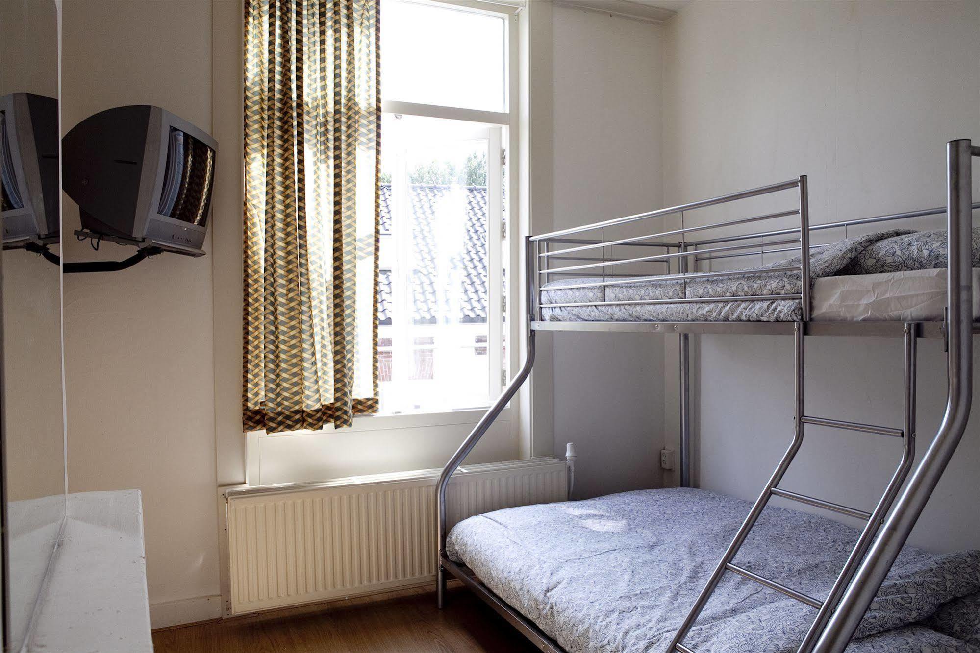 Stone Hotel & Hostel Утрехт Екстериор снимка