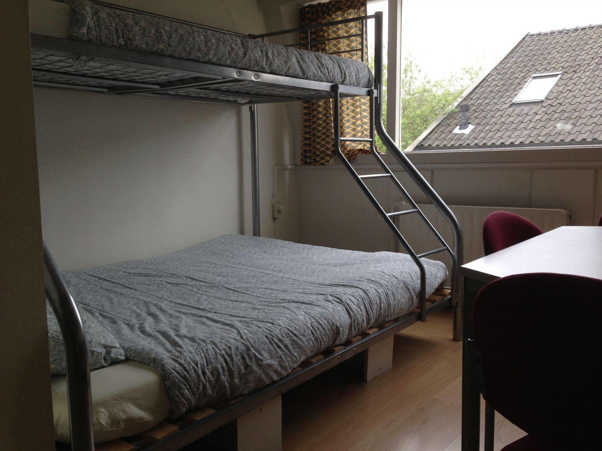 Stone Hotel & Hostel Утрехт Екстериор снимка